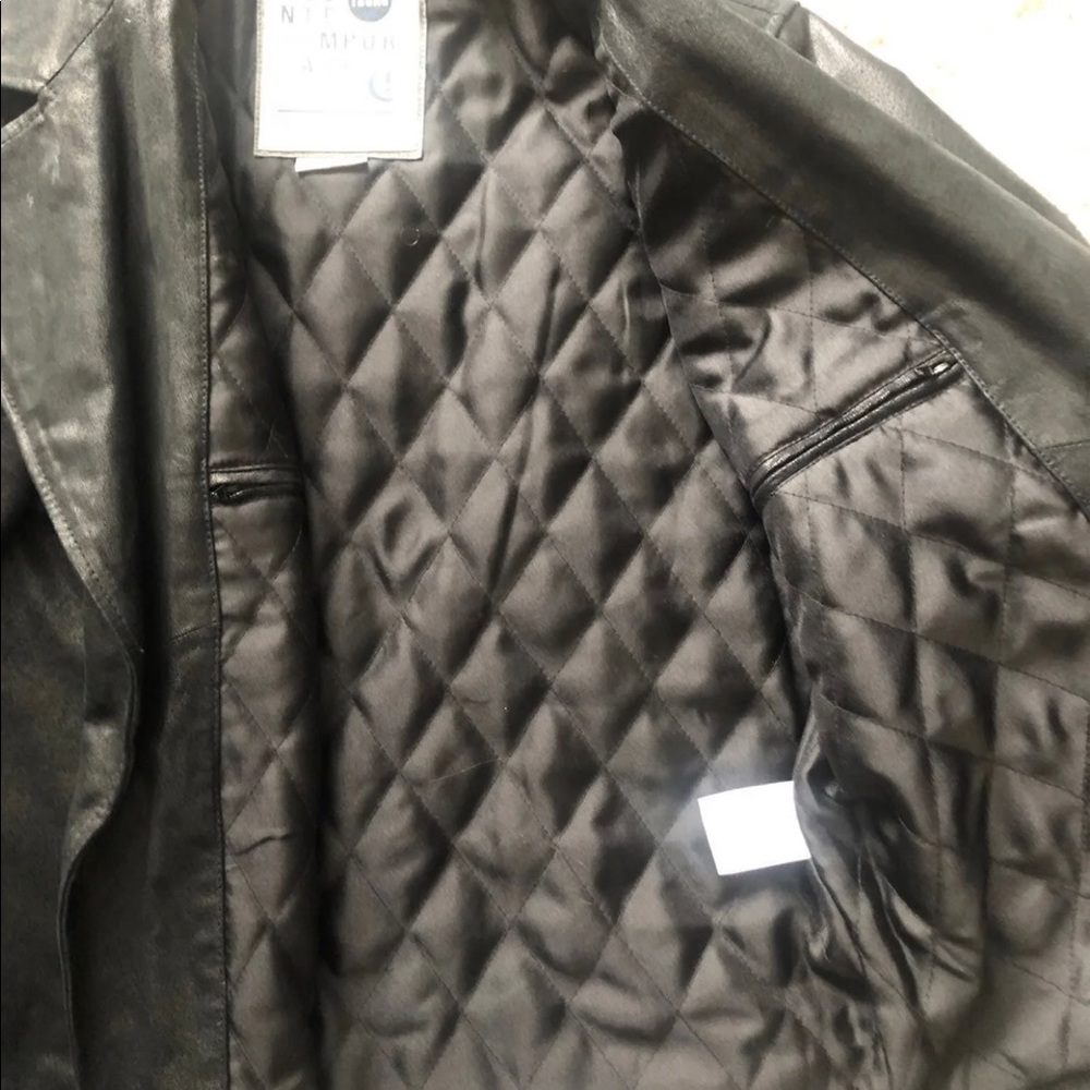 Leather jacket - Picture 4 of 6